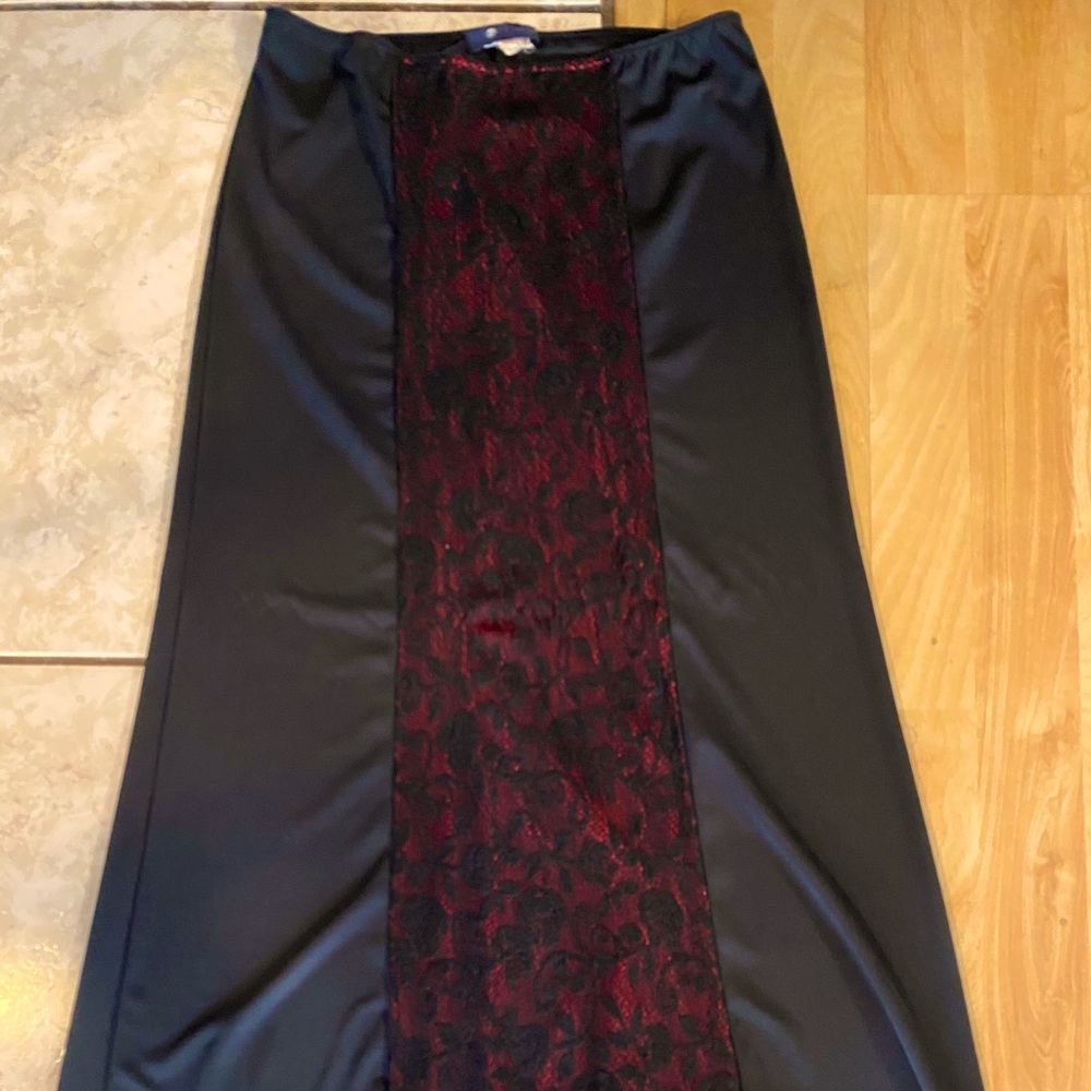 Morbid threads long skirt